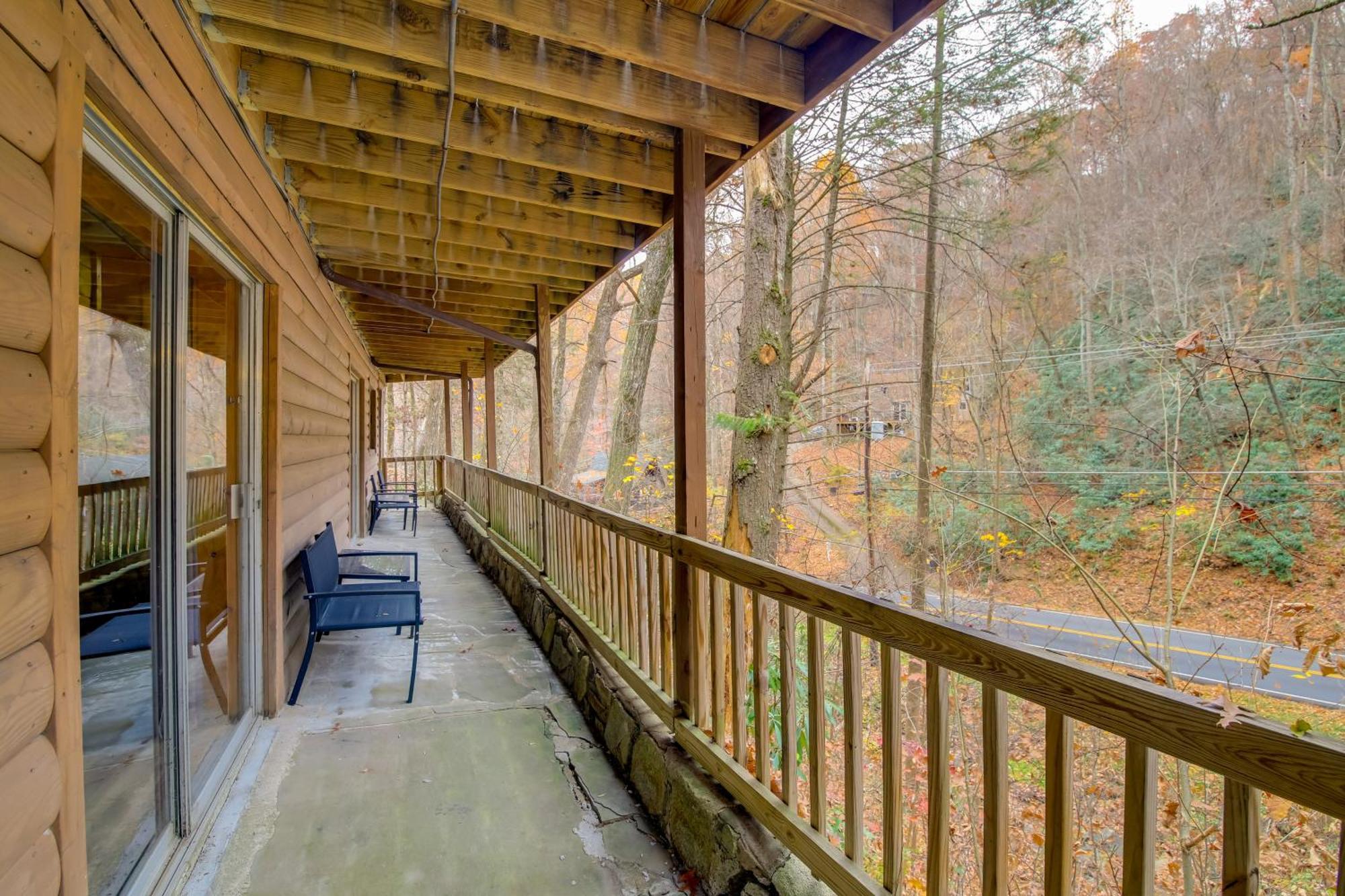 Gatlinburg A-Frame Home With Hot Tub Near Parkway Dış mekan fotoğraf
