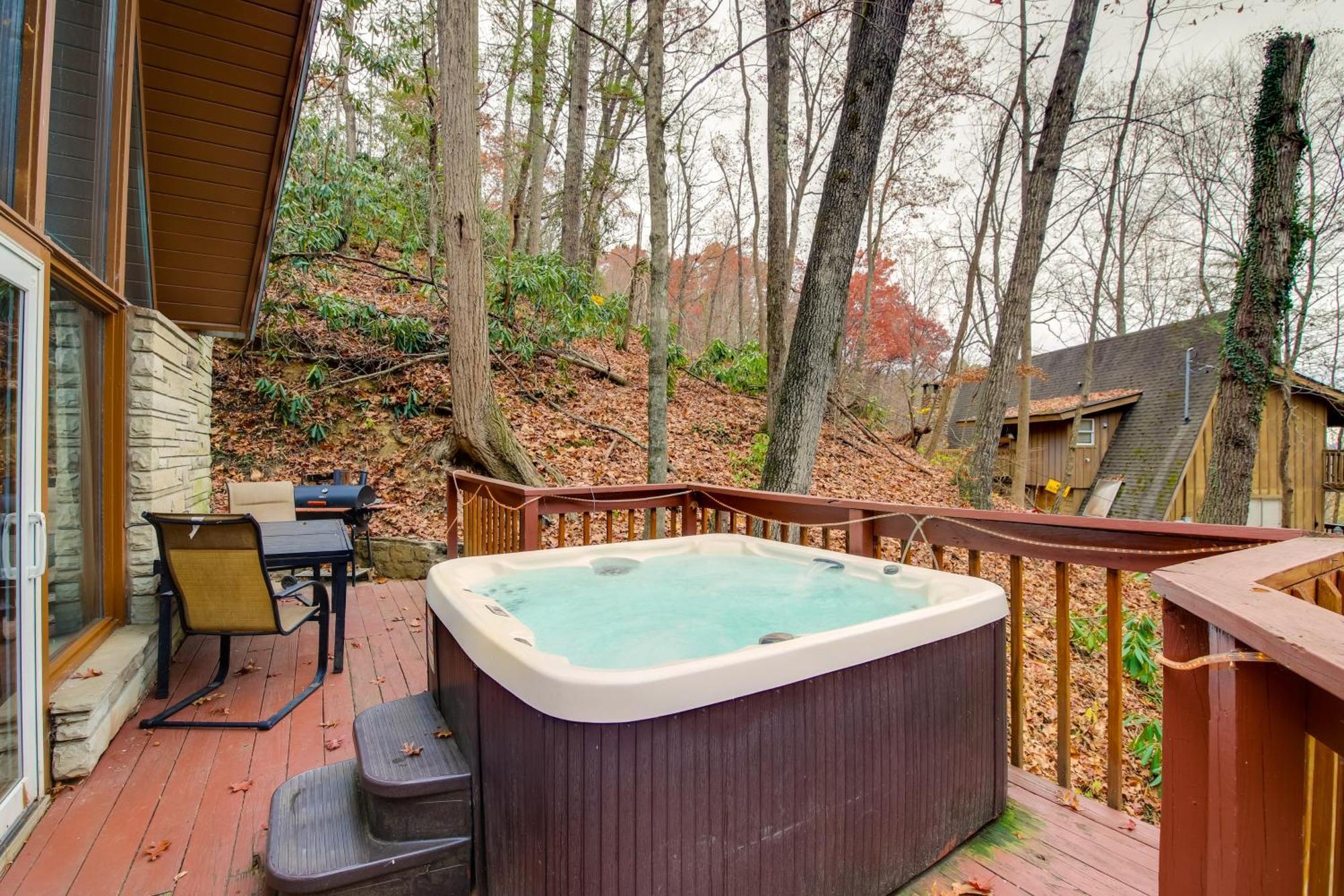 Gatlinburg A-Frame Home With Hot Tub Near Parkway Dış mekan fotoğraf