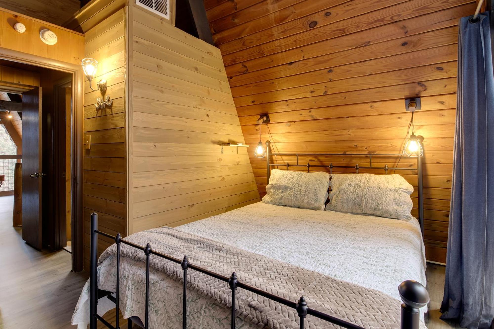 Gatlinburg A-Frame Home With Hot Tub Near Parkway Dış mekan fotoğraf