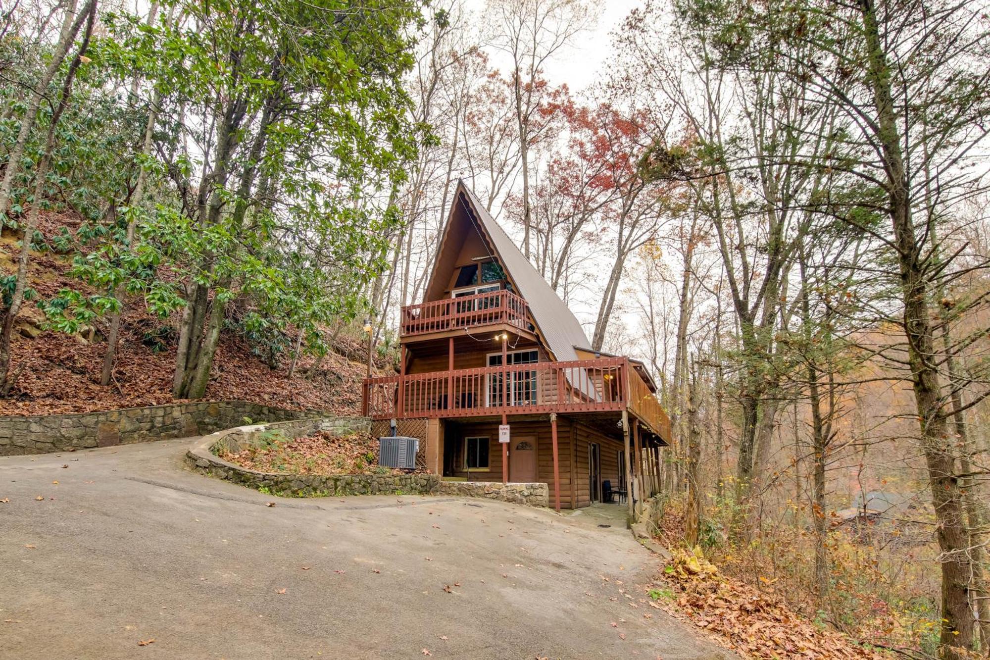 Gatlinburg A-Frame Home With Hot Tub Near Parkway Dış mekan fotoğraf